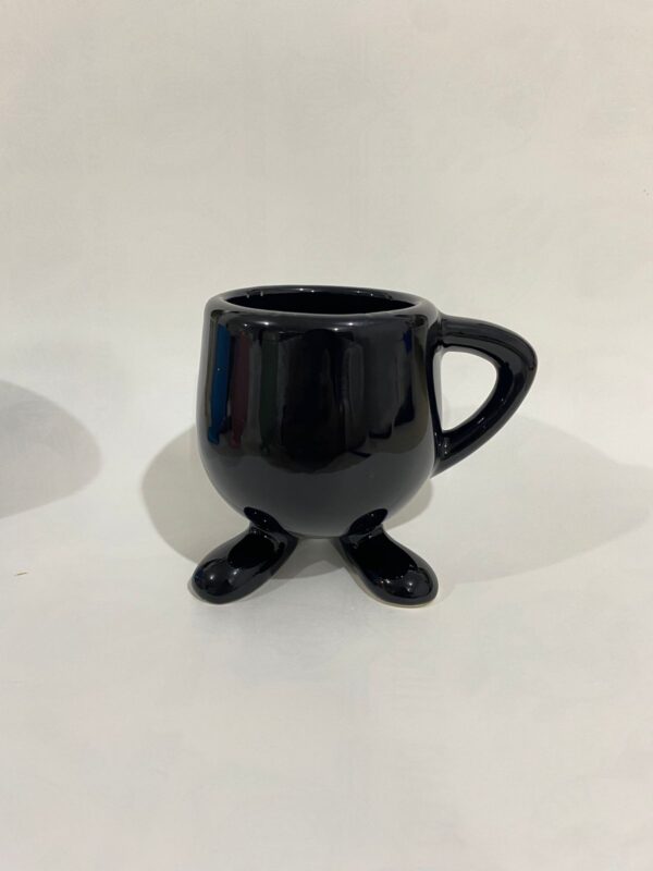 Taza patita negra con colita